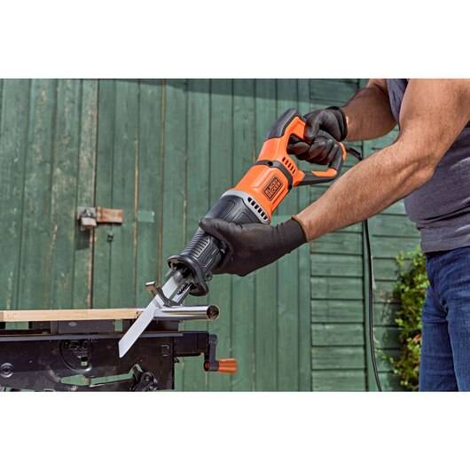 ΣΕΓΑΤΣΑ ΗΛΕΚΤΡΙΚΗ 750W BES301-QS BLACK & DECKER